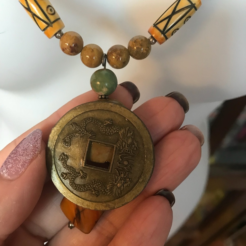 Asian necklace  - Picture 3 of 5